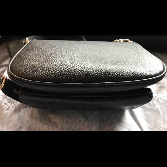 Michael Kors Slater Sling Black Pack Messenger - Picture 9 of 11